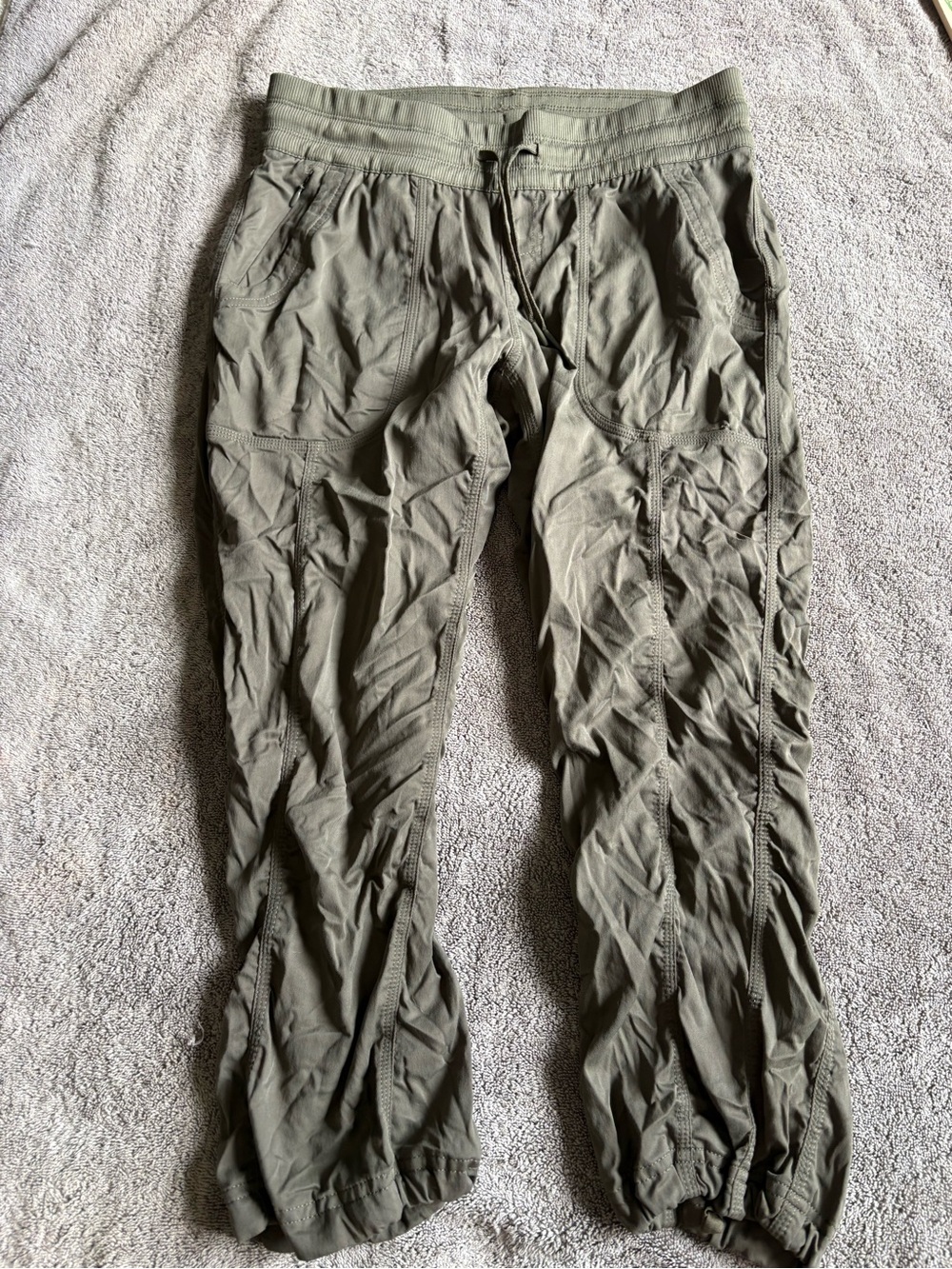 The North Face Women's Aphrodite Olive Green Capri Active Pants